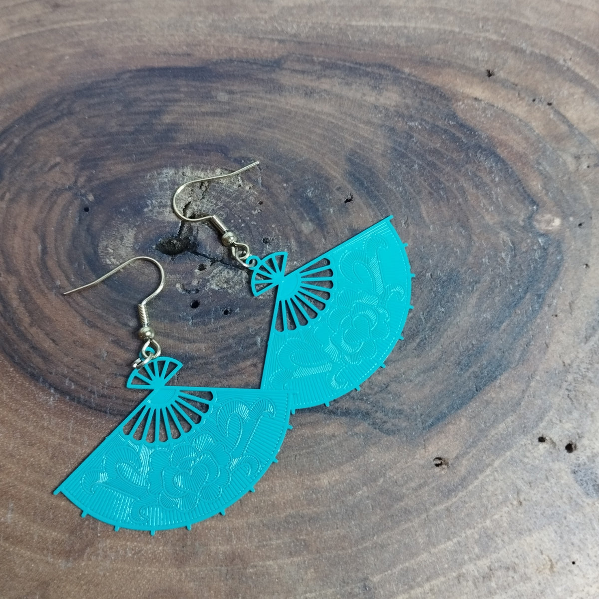 Boucles d’oreilles éventail japonais ajourné turquoise avec crochet argenté