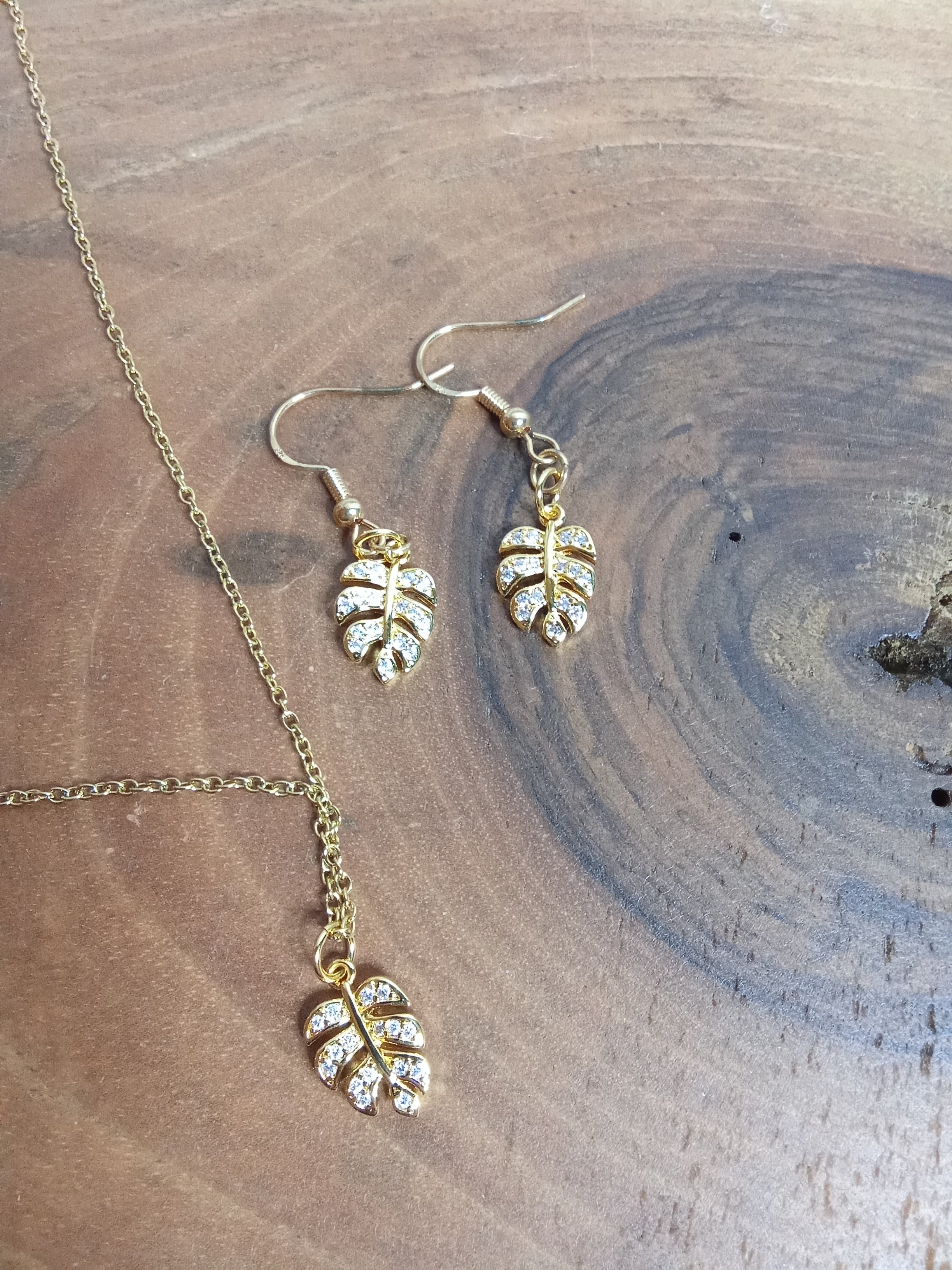 Parure feuille de Monstera strass dorée - collier et boucles d’oreilles assortis