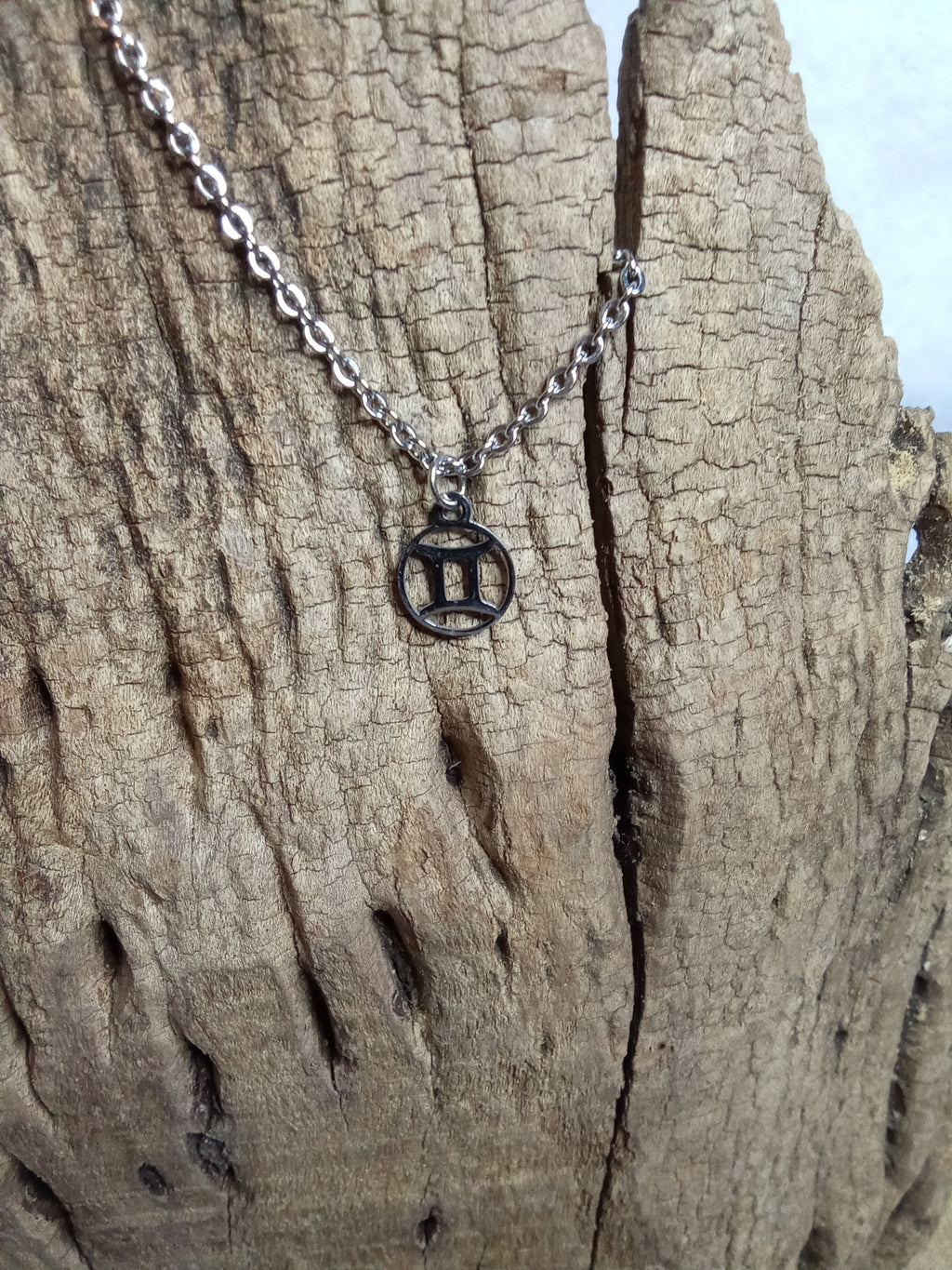 Collier signe du zodiaque Scorpion argenté