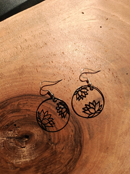 Boucles d'oreilles lotus créoles rose poudré
