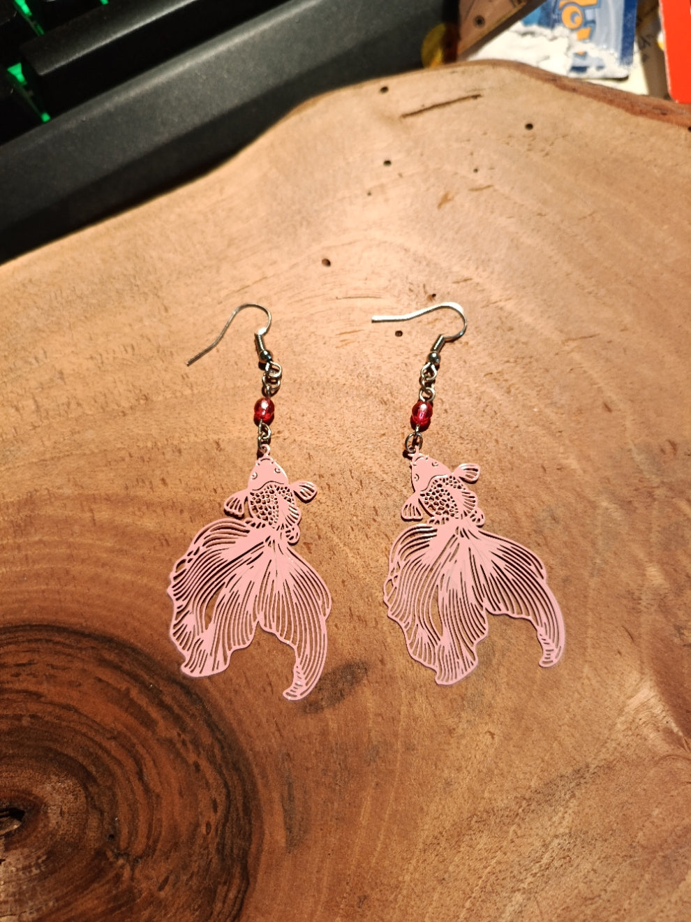 Boucles d'oreilles poisson Betta turquoise avec charm mandala